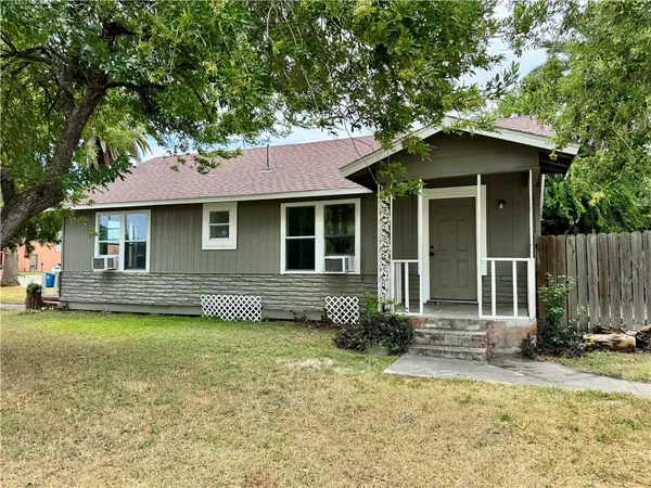$1,650 | 500 West Merriman Street, Sinton, TX 78387