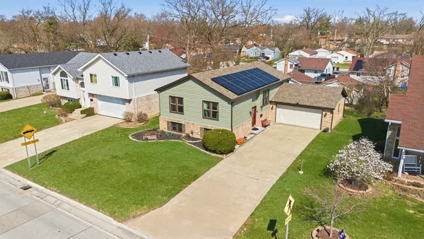 $299,900 | 2810 175th Street, Hazel Crest, IL 60429