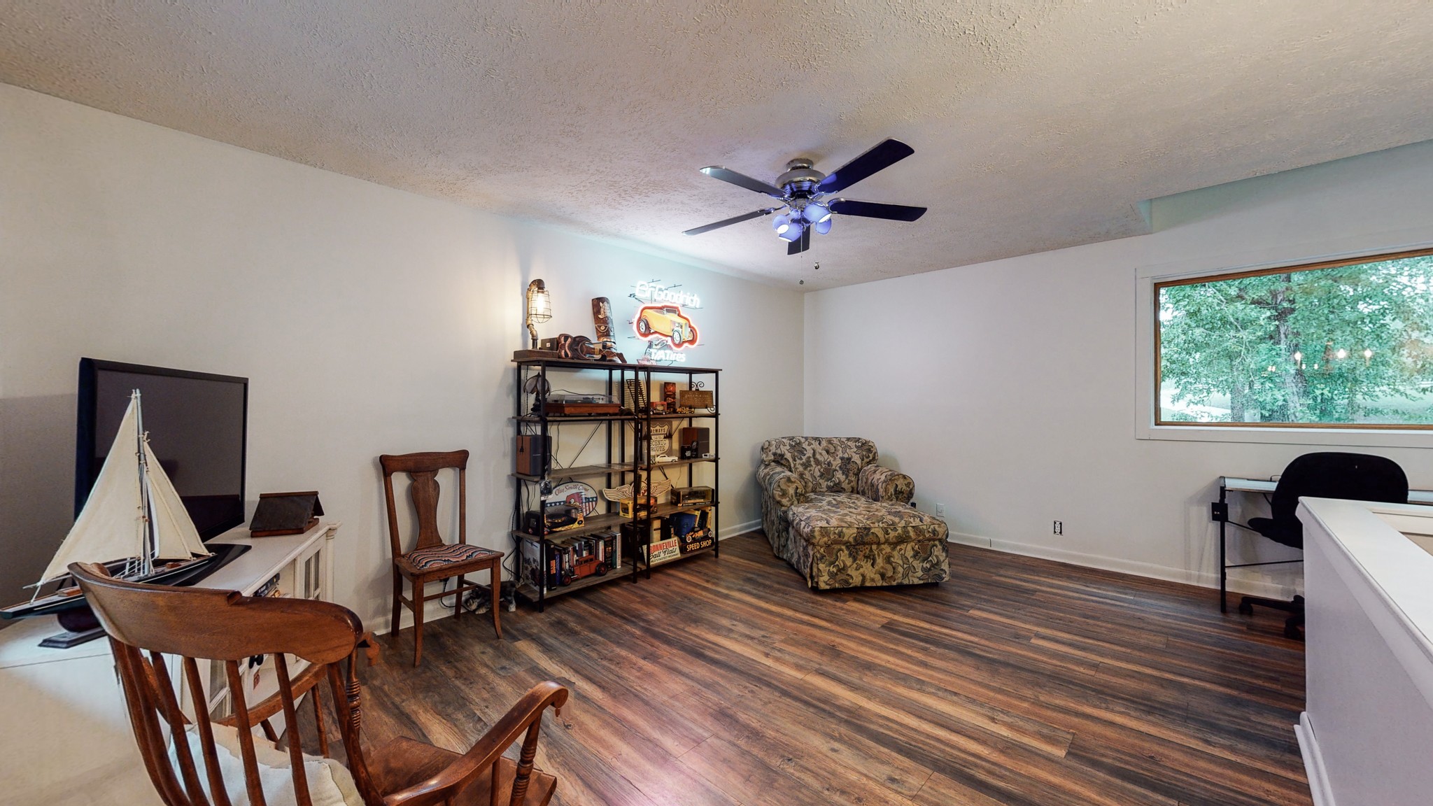 7449 Les Hughes Road Fairview, TN 37062 - Photo 33 of 49 a living room with furniture