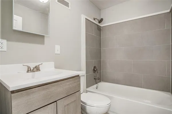 $235,000 | 9043 Walnut Street, Kansas City, MO 64114
