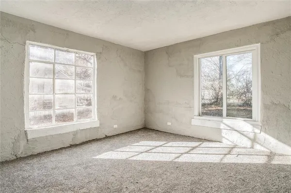 $235,000 | 9043 Walnut Street, Kansas City, MO 64114