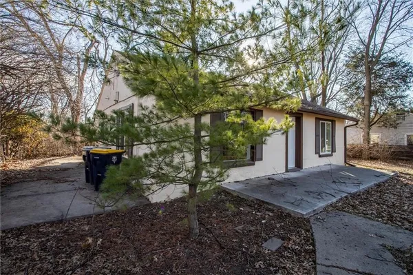 $235,000 | 9043 Walnut Street, Kansas City, MO 64114