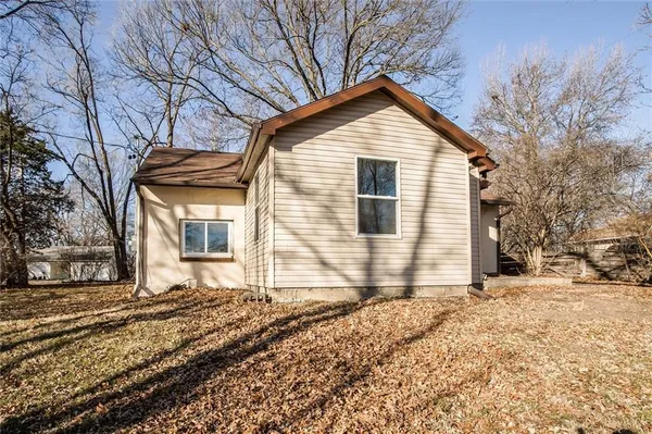 $235,000 | 9043 Walnut Street, Kansas City, MO 64114