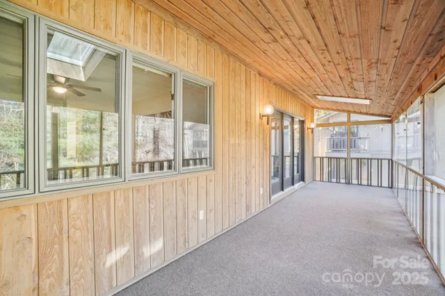 $337,500 | 305 North Scarlet Oak Lane, Hendersonville, NC 28791