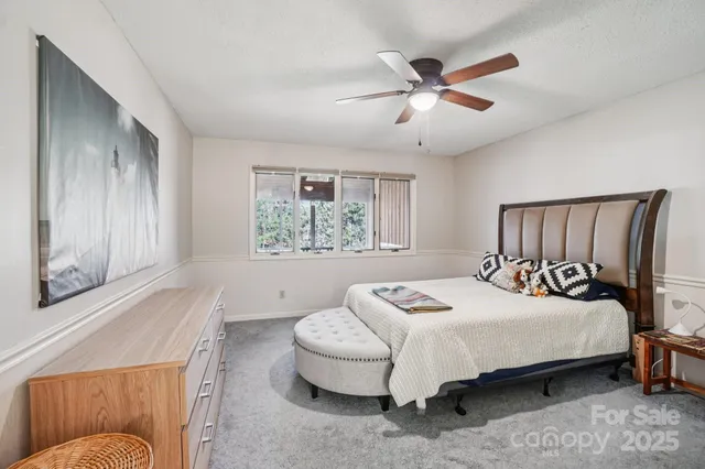 $337,500 | 305 North Scarlet Oak Lane, Hendersonville, NC 28791