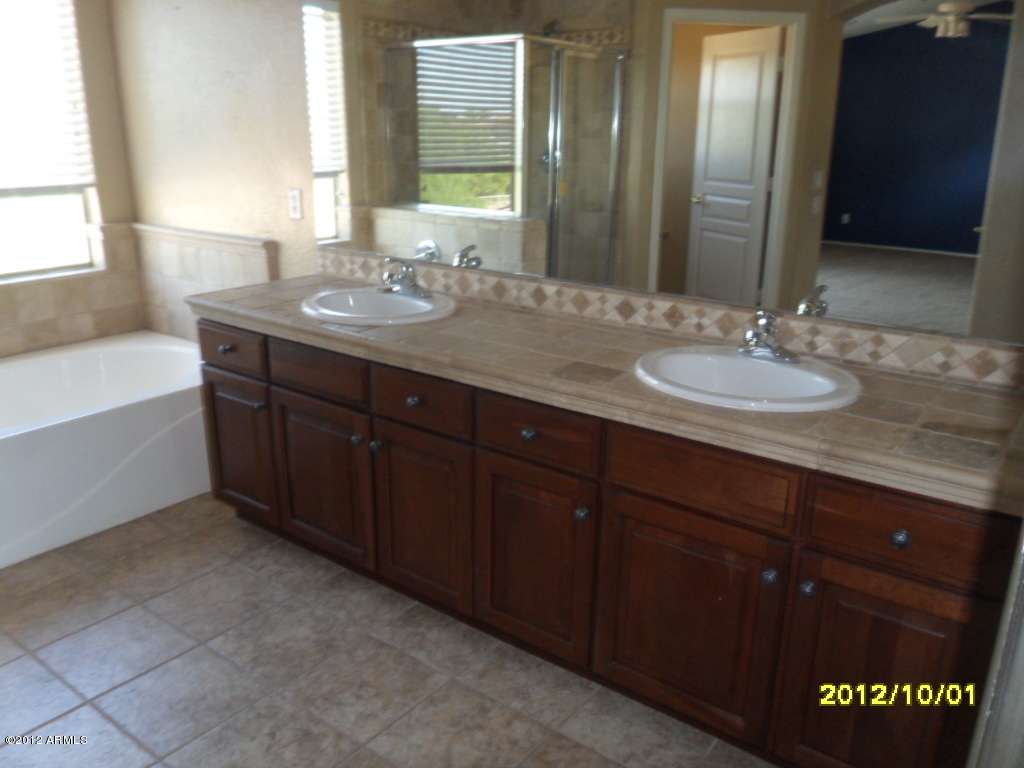 2530 West Apollo Road Phoenix, AZ 85041 - Photo 13 of 20 Master Bath Double Sinks
