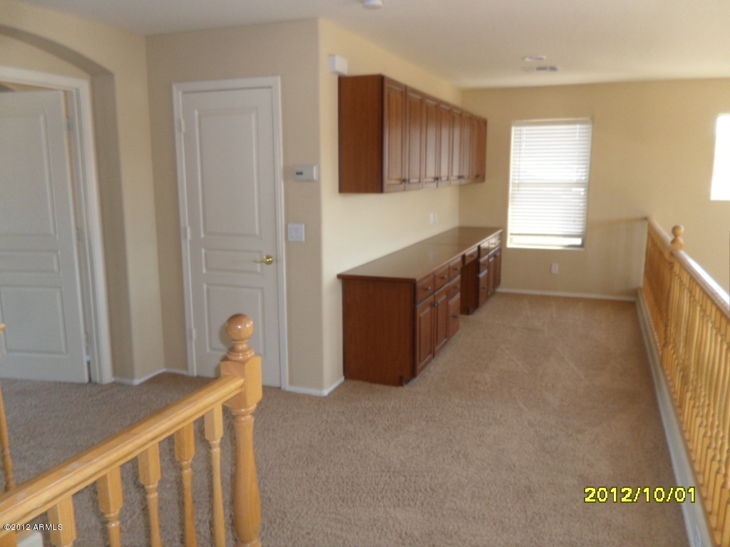 2530 West Apollo Road Phoenix, AZ 85041 - Photo 8 of 20 Loft Built In Desk