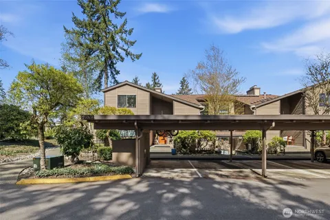$1,135,000 | 17434 Northeast 40th Place, Unit C5, Redmond, WA 98052
