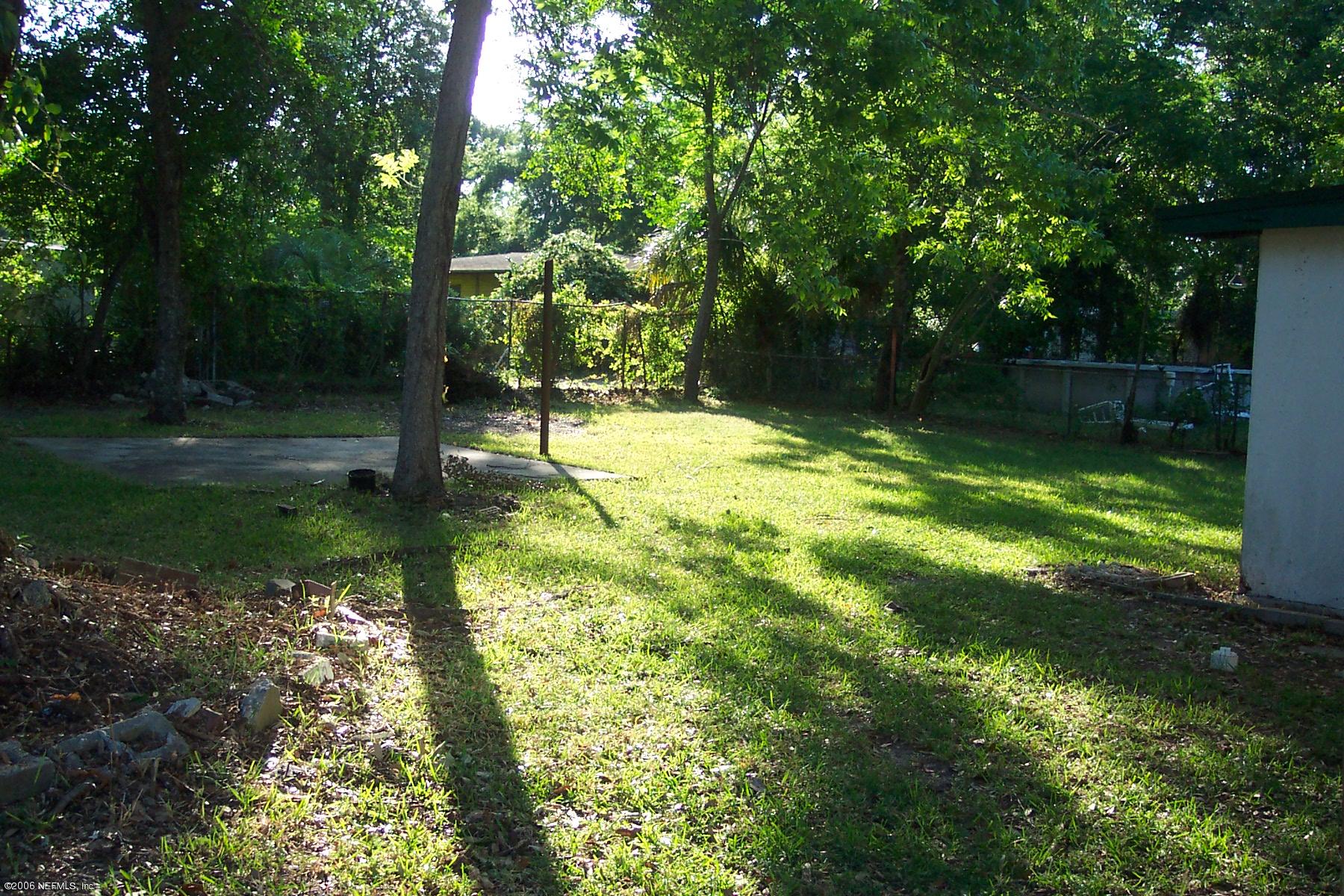 6712 Cavalier Road Jacksonville, FL 32208 - Photo 3 of 7 Back Yard
