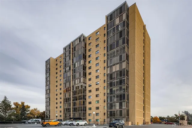 a view of a tall building