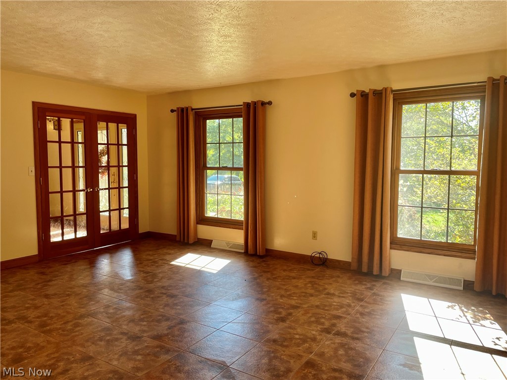 3077 Rohrer Road Wadsworth, OH 44281 - Photo 10 of 35