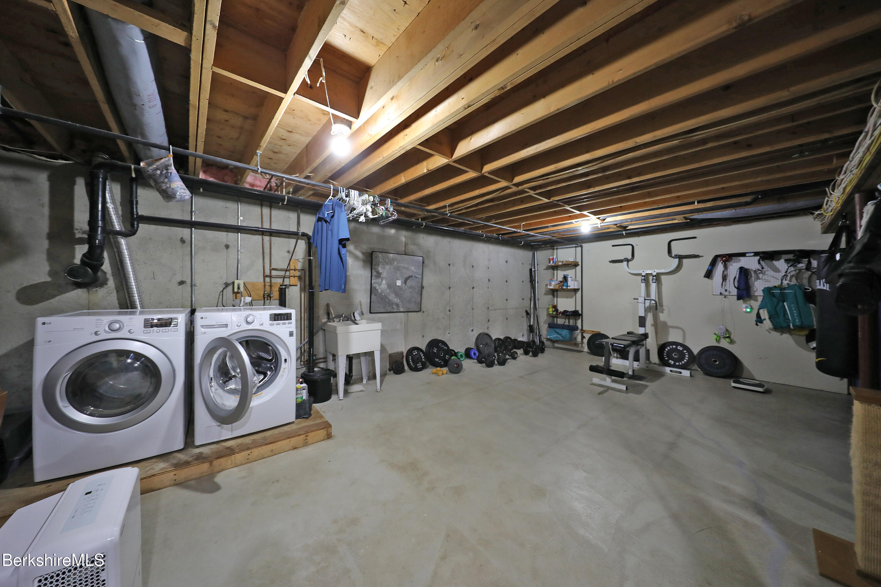 7 Stonebridge Way Tyringham, MA 01238 - Photo 35 of 46 LAUNDRY