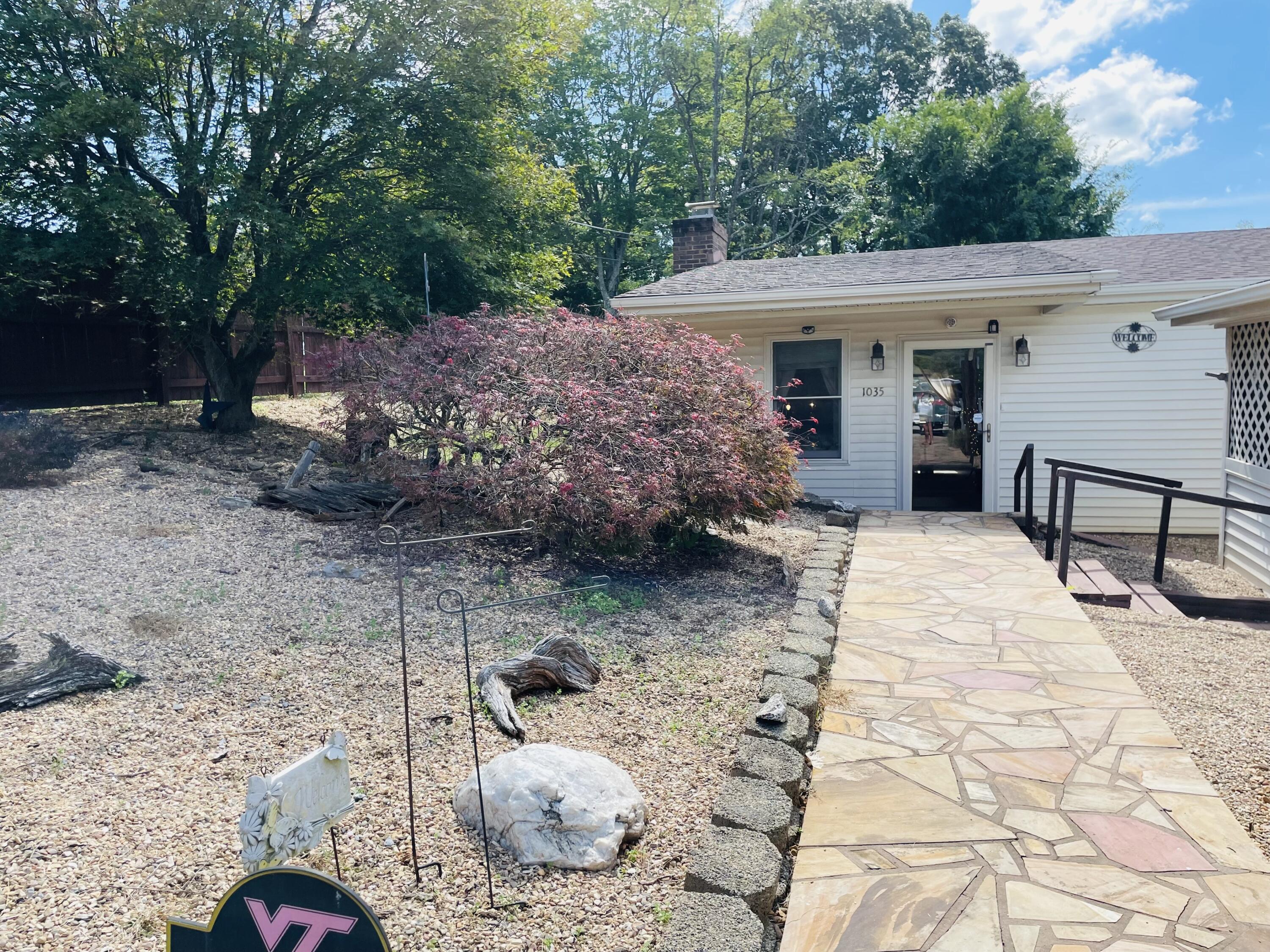 1035 Oyler Road Hardy, VA 24101 - Photo 27 of 70 sidewalk/shrubs