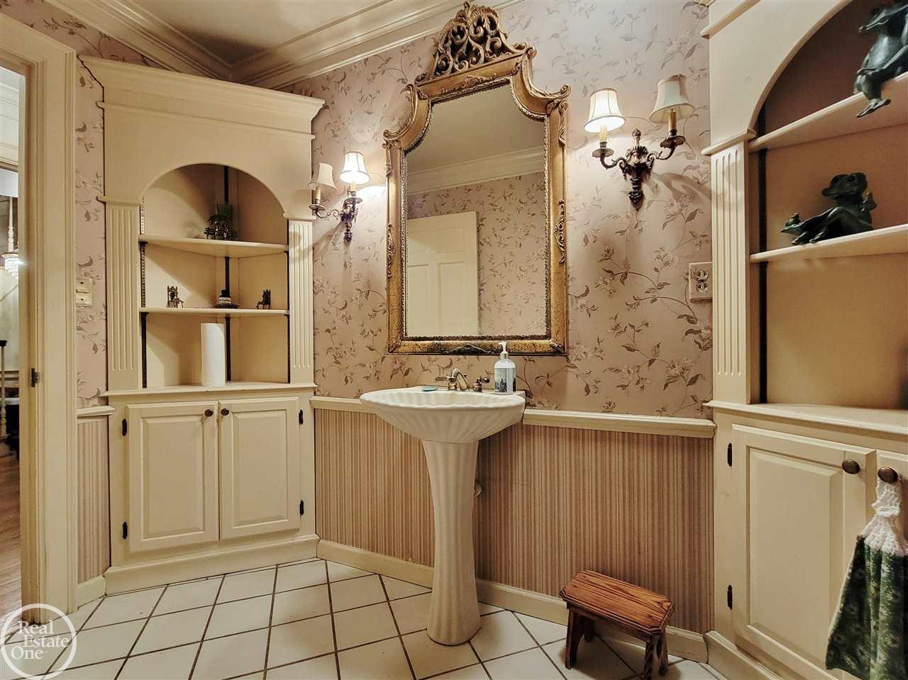 4090 North Rochester Road Rochester, MI 48306 - Photo 11 of 46