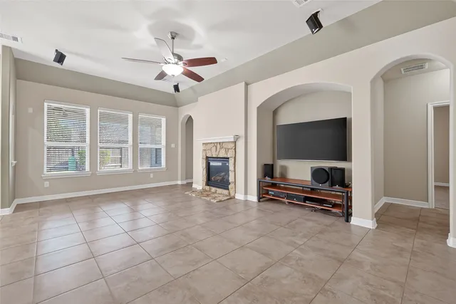 $2,350 | 30072 Willow Walk Lane, Brookshire, TX 77423