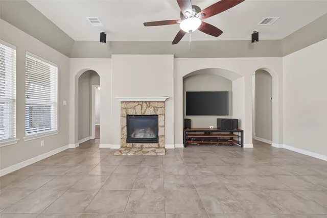 $2,350 | 30072 Willow Walk Lane, Brookshire, TX 77423