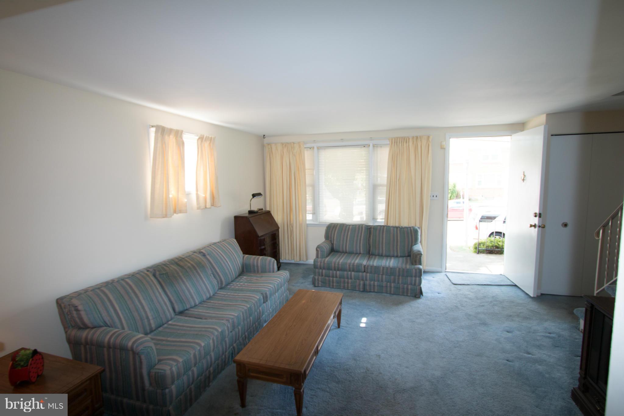5447 Whitwood Road Baltimore, MD 21206 - Photo 2 of 18 Family Room