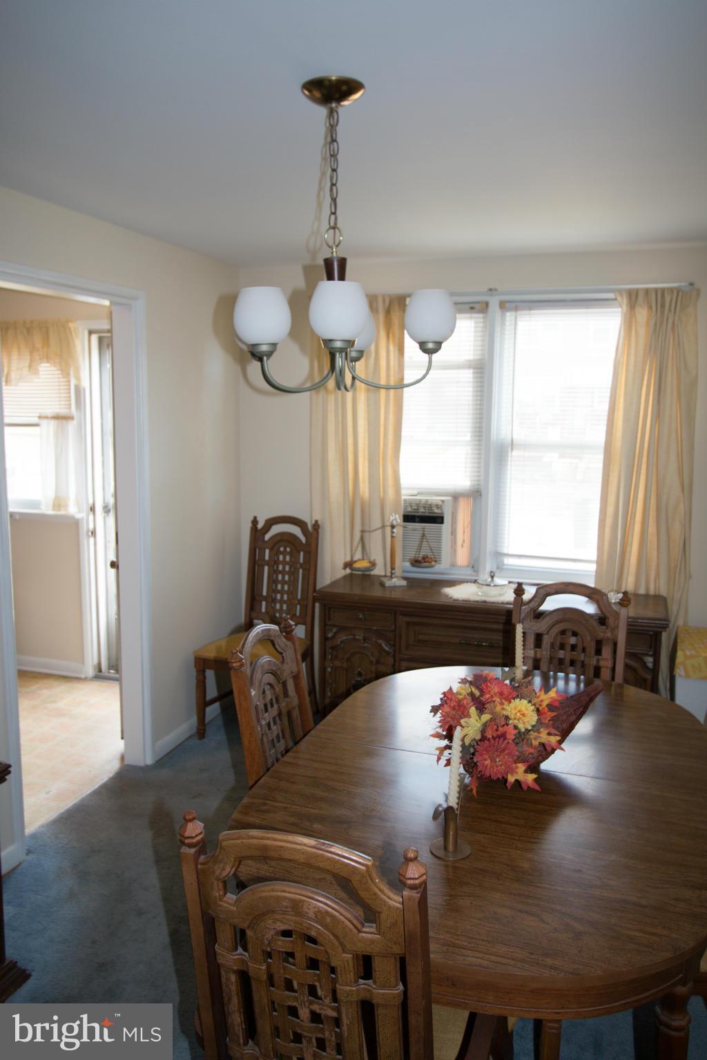 5447 Whitwood Road Baltimore, MD 21206 - Photo 4 of 18 Dining Room