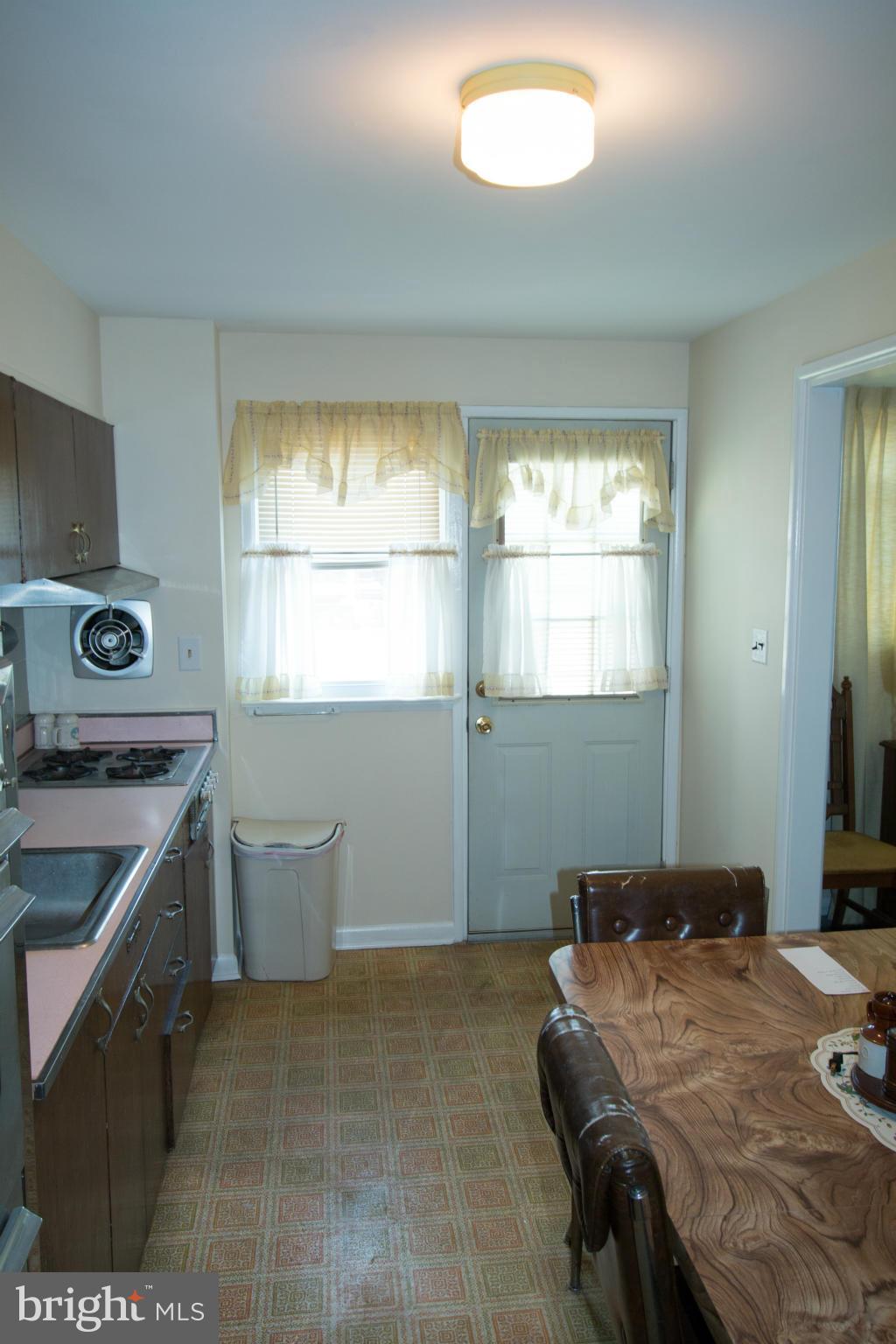 5447 Whitwood Road Baltimore, MD 21206 - Photo 6 of 18 Kitchen