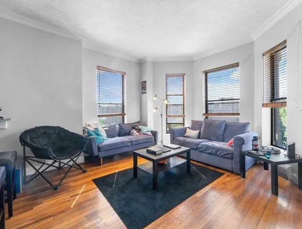 $4,200 | 764 Tremont Street, Unit 4, Boston, MA 02118