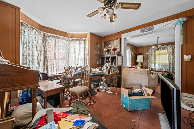 $200,000 | 217 Prairie Street, Aurora, IL 60506