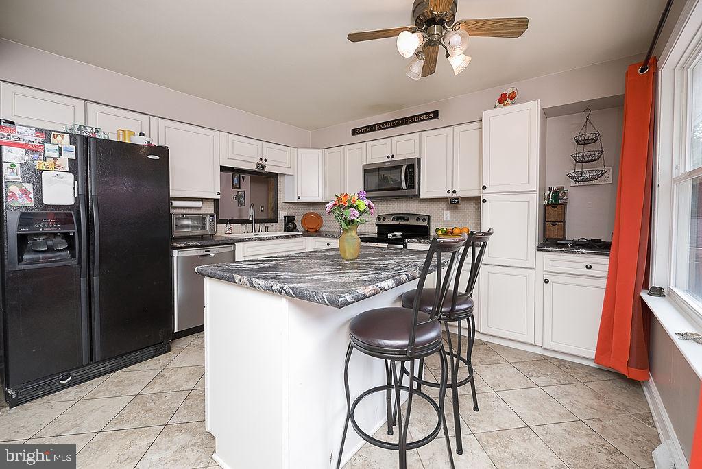 847 Maple Avenue Atco, NJ 08004 - Photo 12 of 42 Kitchen