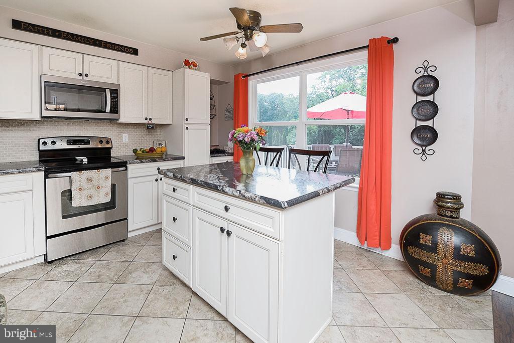 847 Maple Avenue Atco, NJ 08004 - Photo 13 of 42 Kitchen Island