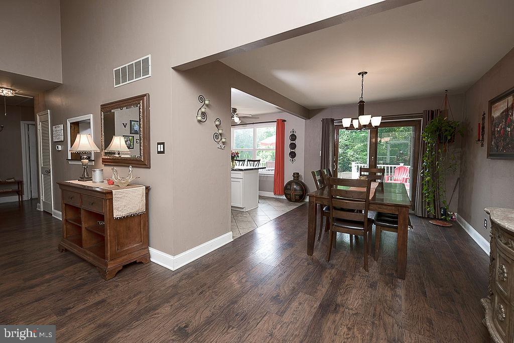 847 Maple Avenue Atco, NJ 08004 - Photo 9 of 42 Vaulted Ceiling
