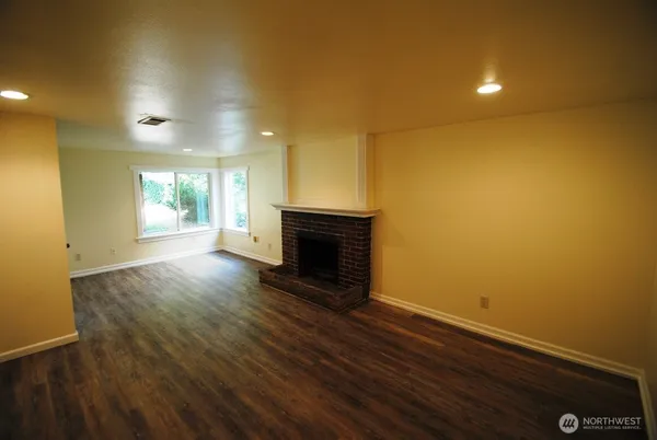 $4,475 | 3815 43rd Avenue South, Seattle, WA 98118