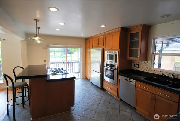 $4,475 | 3815 43rd Avenue South, Seattle, WA 98118