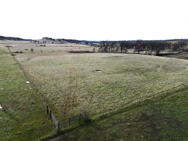 $600,000 | 299 East Drive, Bella Vista, CA 96008