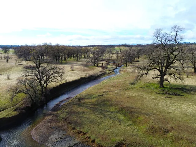 $600,000 | 299 East Drive, Bella Vista, CA 96008