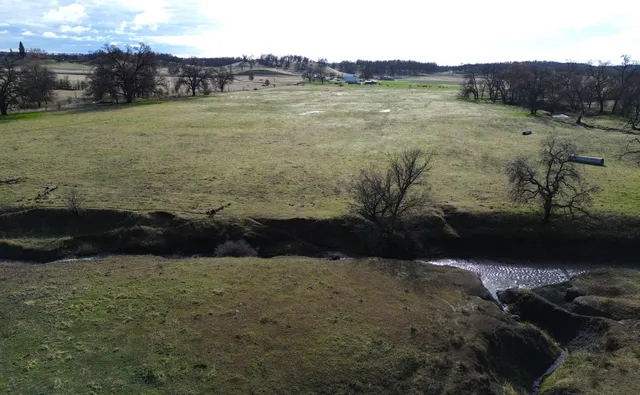 $600,000 | 299 East Drive, Bella Vista, CA 96008