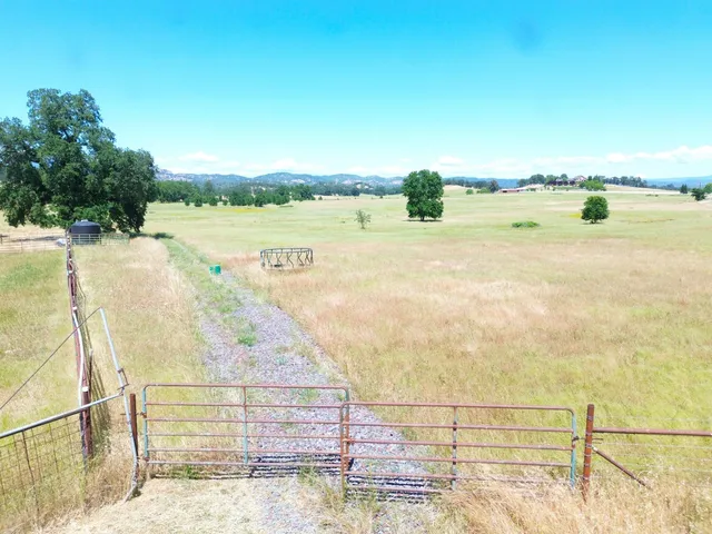 $600,000 | 299 East Drive, Bella Vista, CA 96008