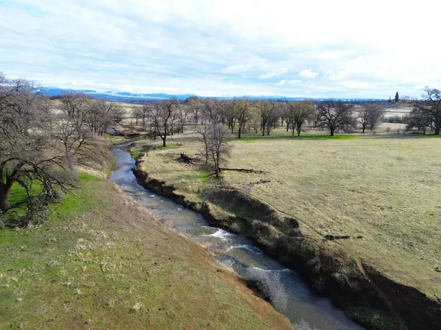 $600,000 | 299 East Drive, Bella Vista, CA 96008