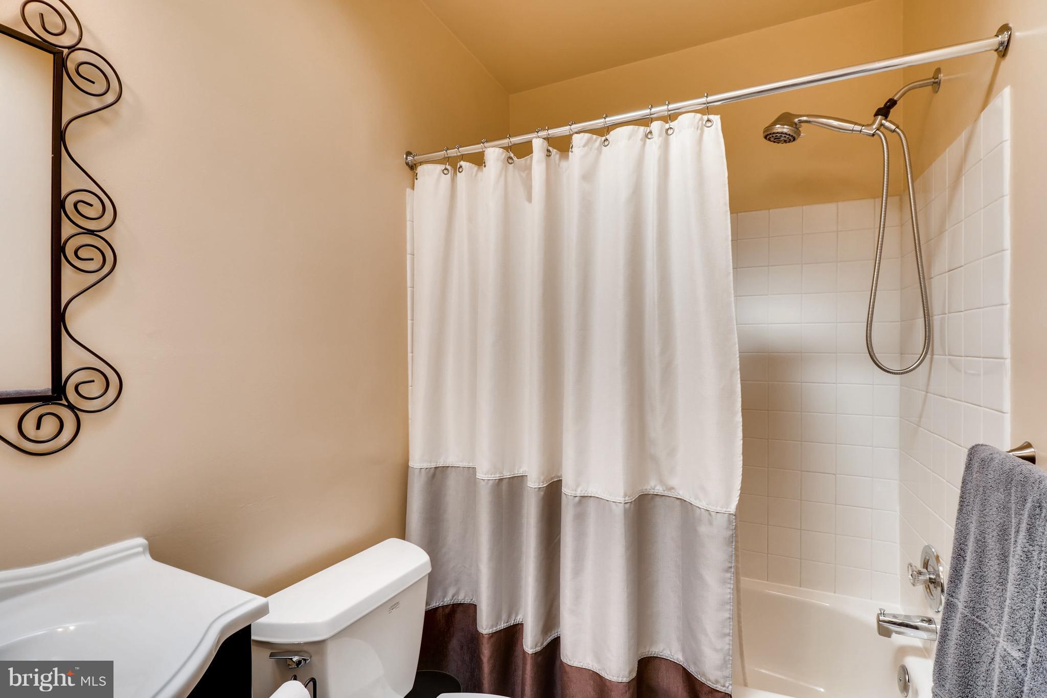 14813 Rose Trellis Place Silver Spring, MD 20906 - Photo 15 of 23 Upper Level Full Bathroom