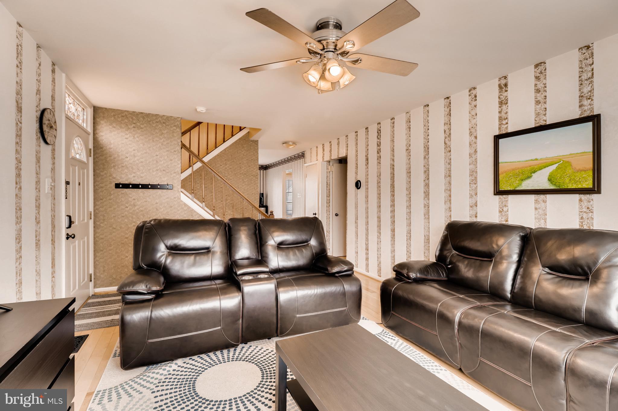 14813 Rose Trellis Place Silver Spring, MD 20906 - Photo 3 of 23 Warm and Inviting Living Room