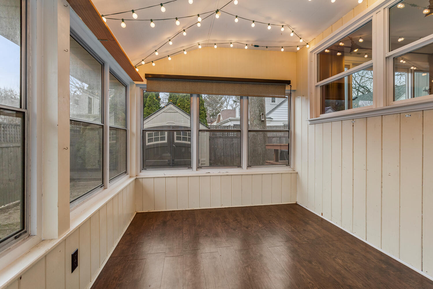 1111 West John Street Champaign, IL 61821 - Photo 10 of 39 a view of an entryway