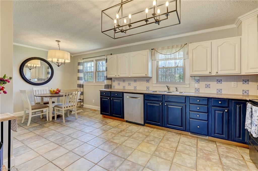 7002 Cruthis Road High Point, NC 27263 - Photo 14 of 32