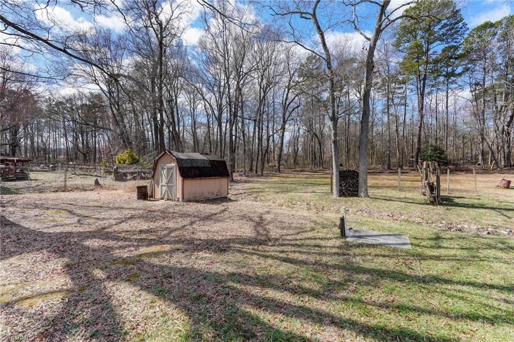 7002 Cruthis Road High Point, NC 27263 - Photo 28 of 32