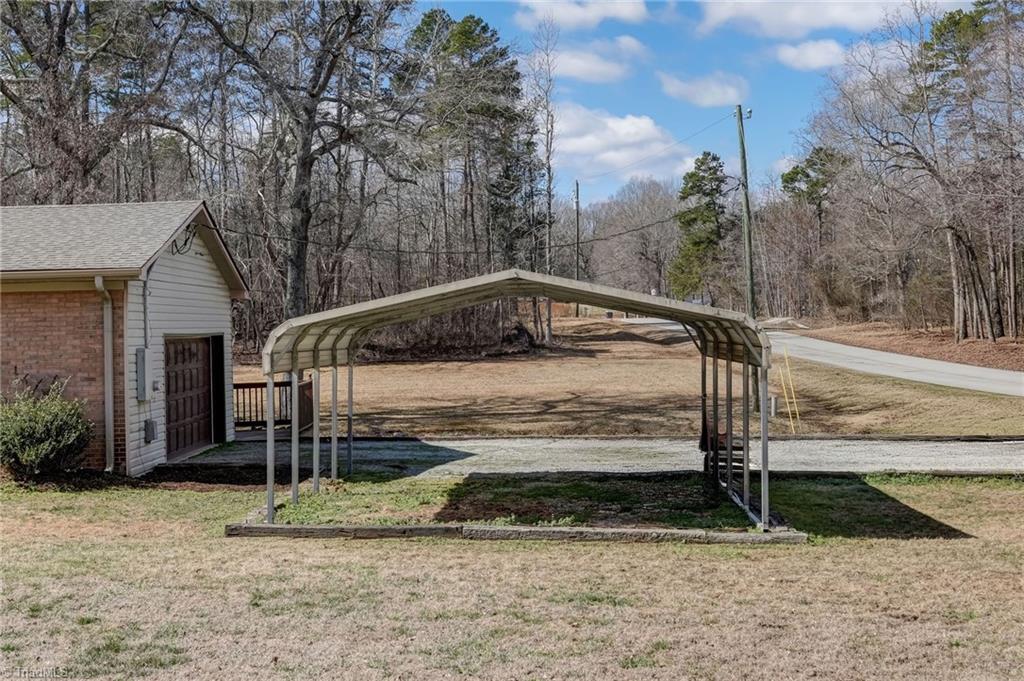 7002 Cruthis Road High Point, NC 27263 - Photo 4 of 32