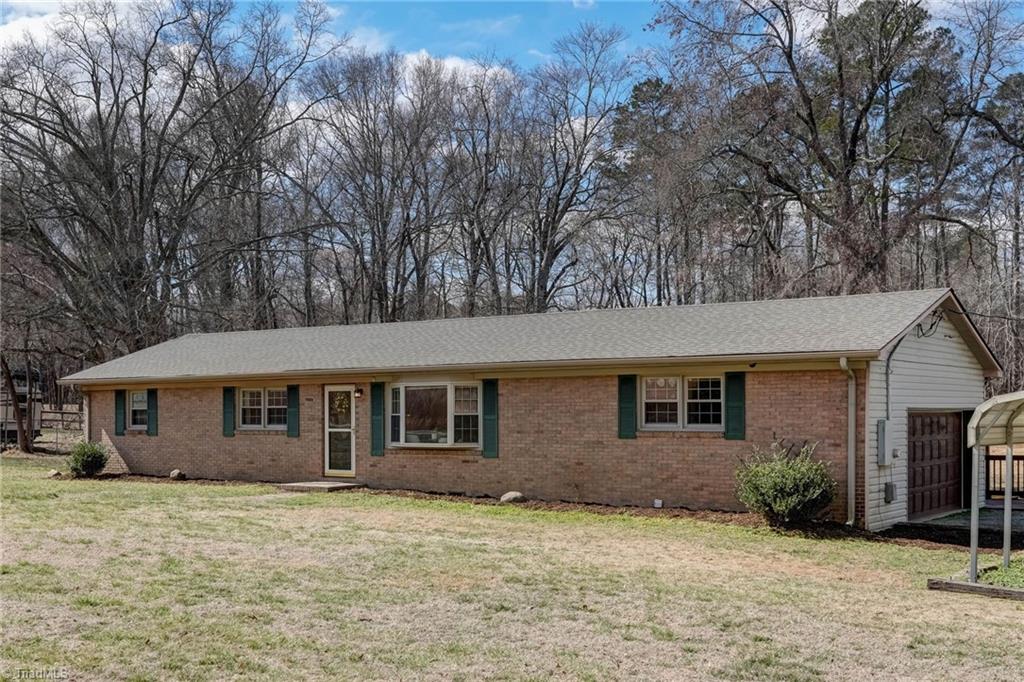 7002 Cruthis Road High Point, NC 27263 - Photo 5 of 32