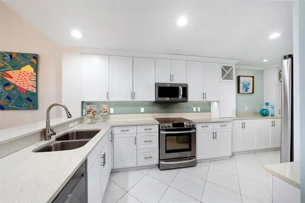 $13,000 | 8880 North Sea Oaks Way, Unit 306, Vero Beach, FL 32963