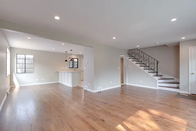 $3,600 | 42 South Maywood Road, Lake Forest, IL 60045