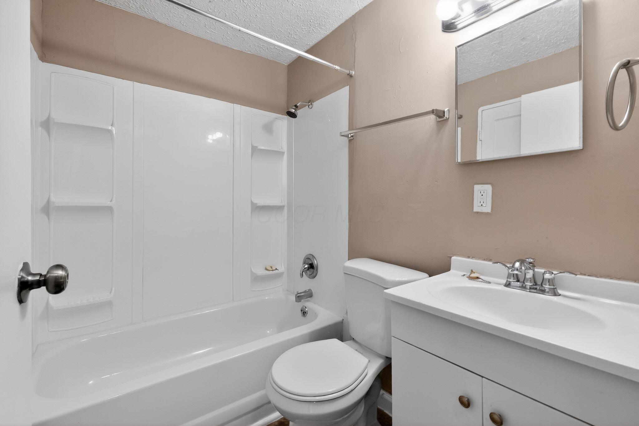 1771 Marston Road Columbus, OH 43219 - Photo 21 of 30 21_1771_Marston_Rd_Columbus_OH_43219-Bat