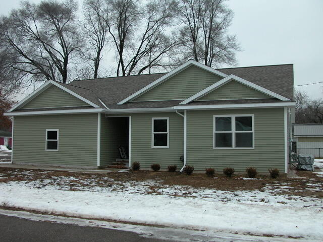 902 North York Street Belding, MI 48809 - Photo 1 of 38 DSCN0451