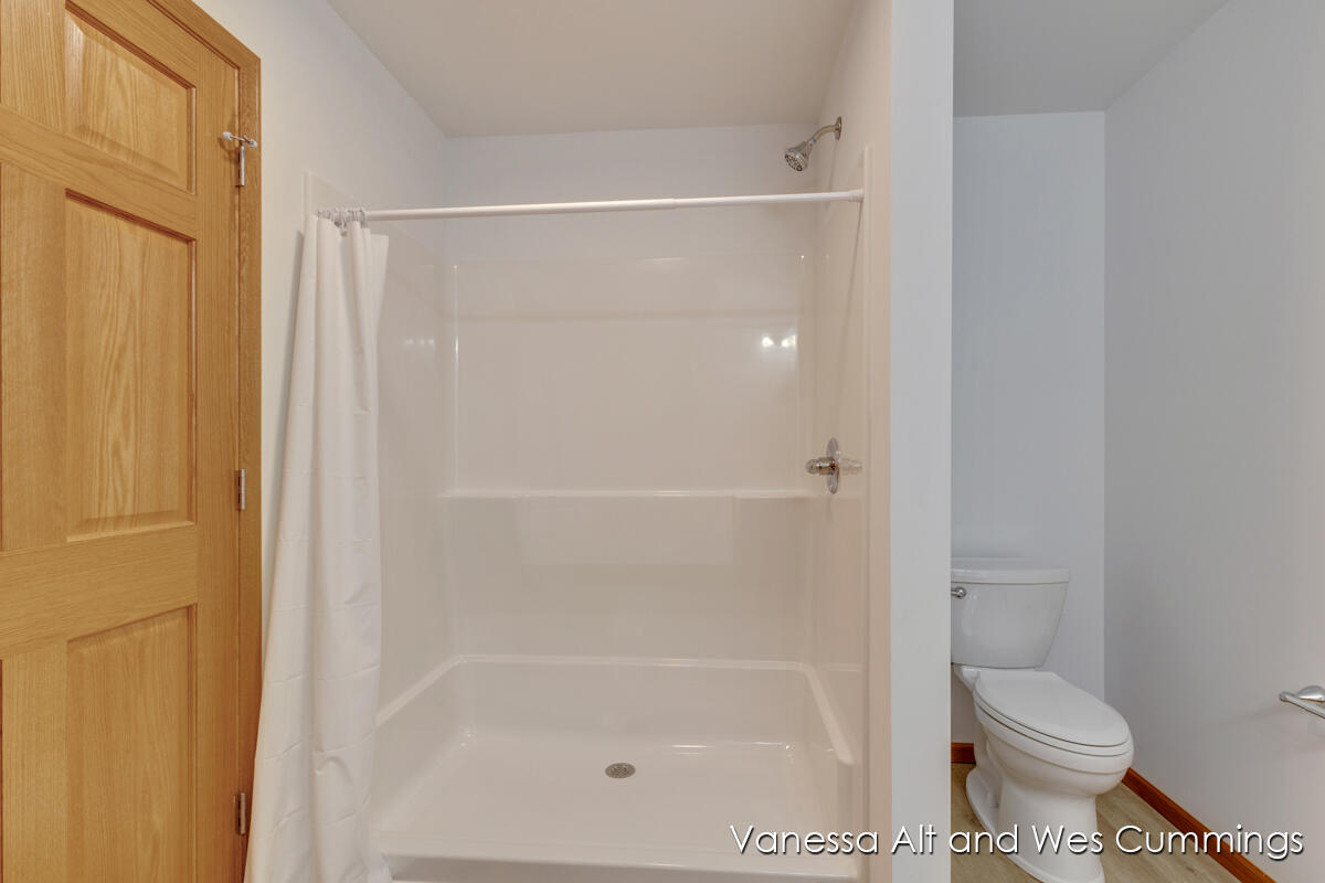 902 North York Street Belding, MI 48809 - Photo 23 of 38 IMG_1022