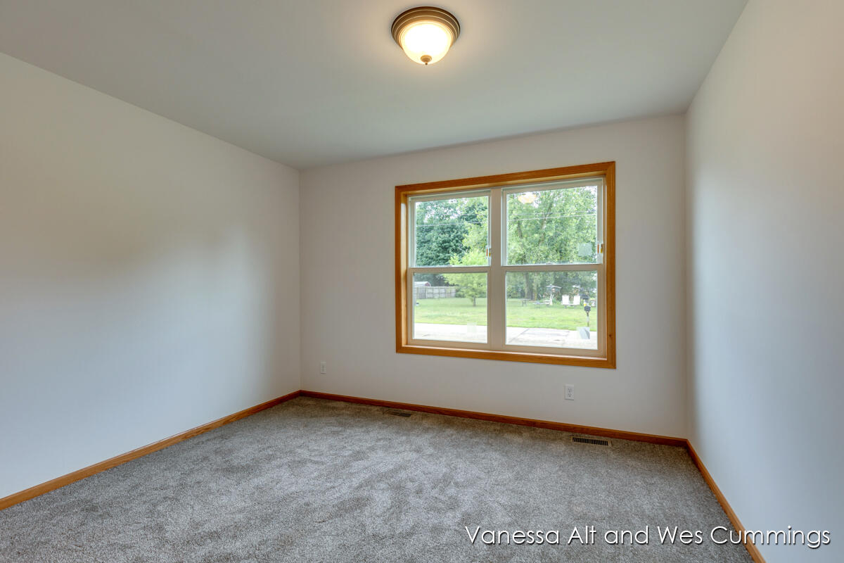 902 North York Street Belding, MI 48809 - Photo 24 of 38 IMG_1023