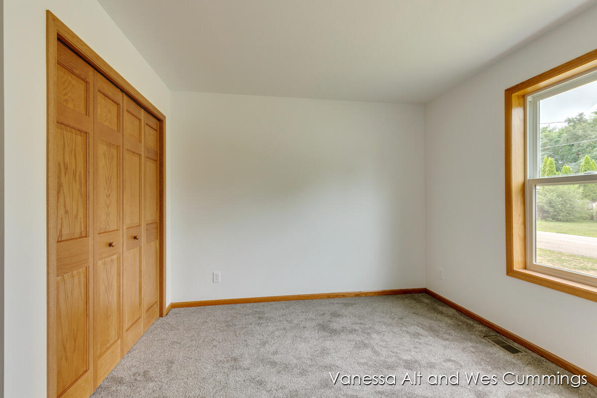 902 North York Street Belding, MI 48809 - Photo 25 of 38 IMG_1024