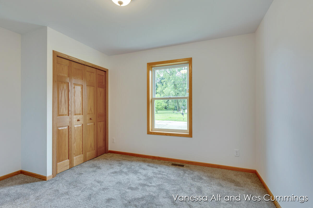 902 North York Street Belding, MI 48809 - Photo 26 of 38 IMG_1025